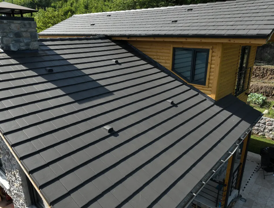 Braas Kiremit TegaLModerN Magma Gri ile yapılan bir çatı